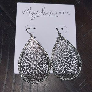 Silver drop earrings, nwt